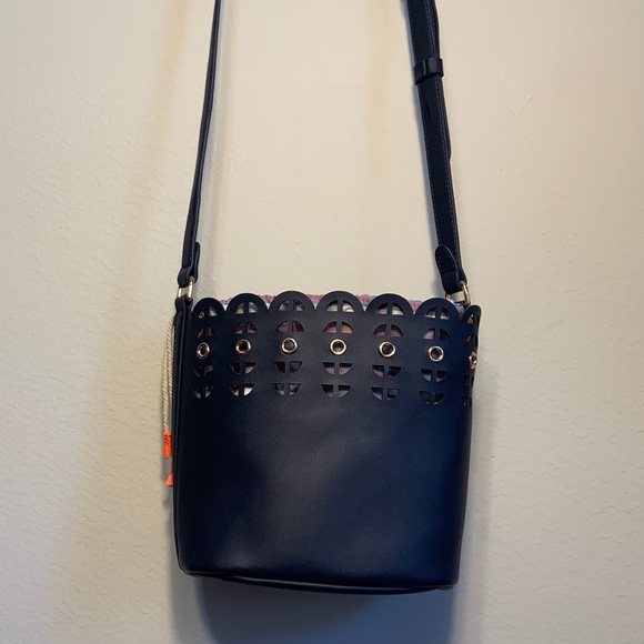 Stella & Dot Marin Bucket Crossbody Bag - Picture 5 of 16